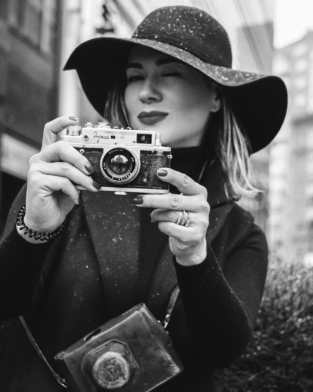 Контакты. Женский и мужской фотограф в Алматы