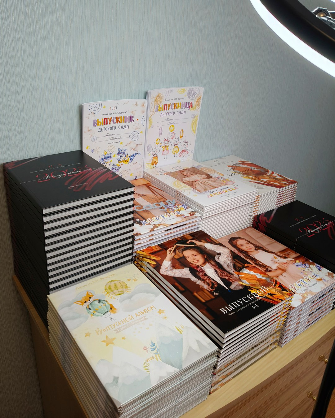 Стильные выпускные альбомы в Старом Осколе. Свадебные фотокниги