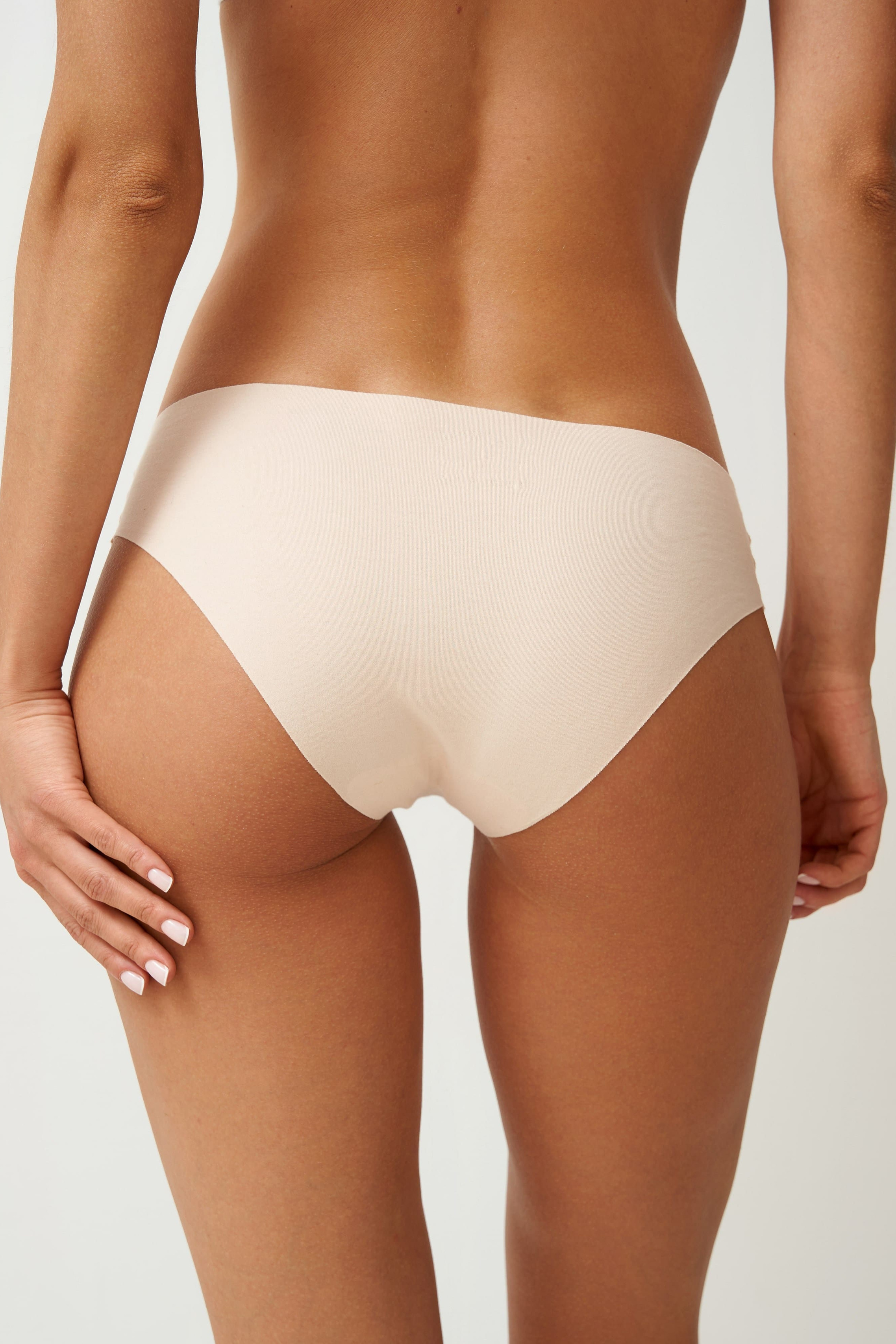 Предметное фото нижнего белья - элегантные и удобные решения для каждого дня.