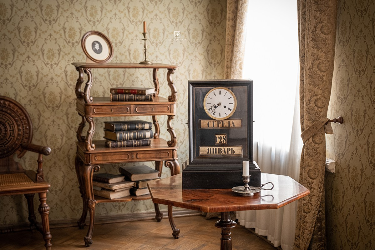 В гостях у Фёдора Михайловича Достоевского в Санкт-Петербурге. Фотограф и искусствовед в Туле и Санкт-Петербурге Нелли Некрасова