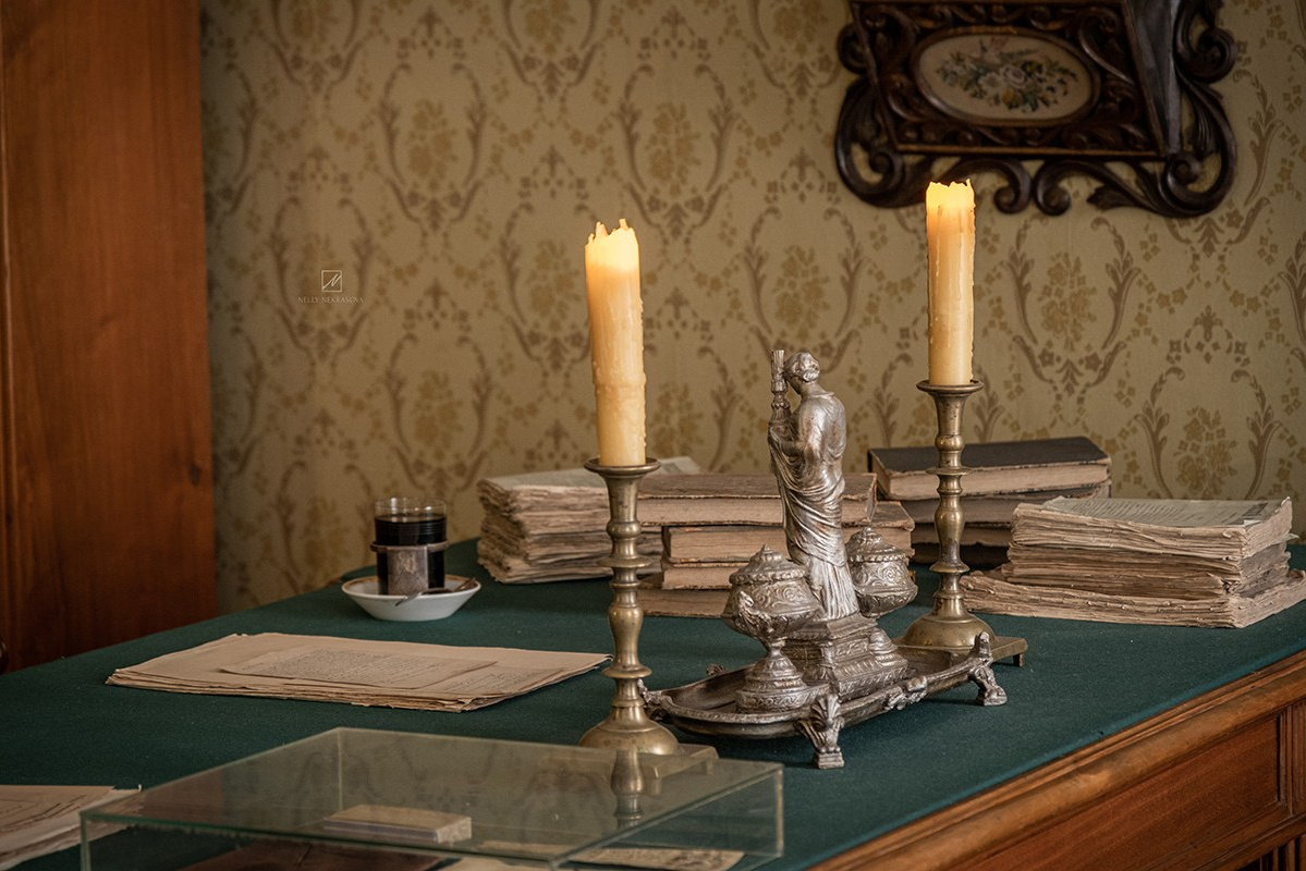 В гостях у Фёдора Михайловича Достоевского в Санкт-Петербурге. Фотограф и искусствовед в Туле и Санкт-Петербурге Нелли Некрасова