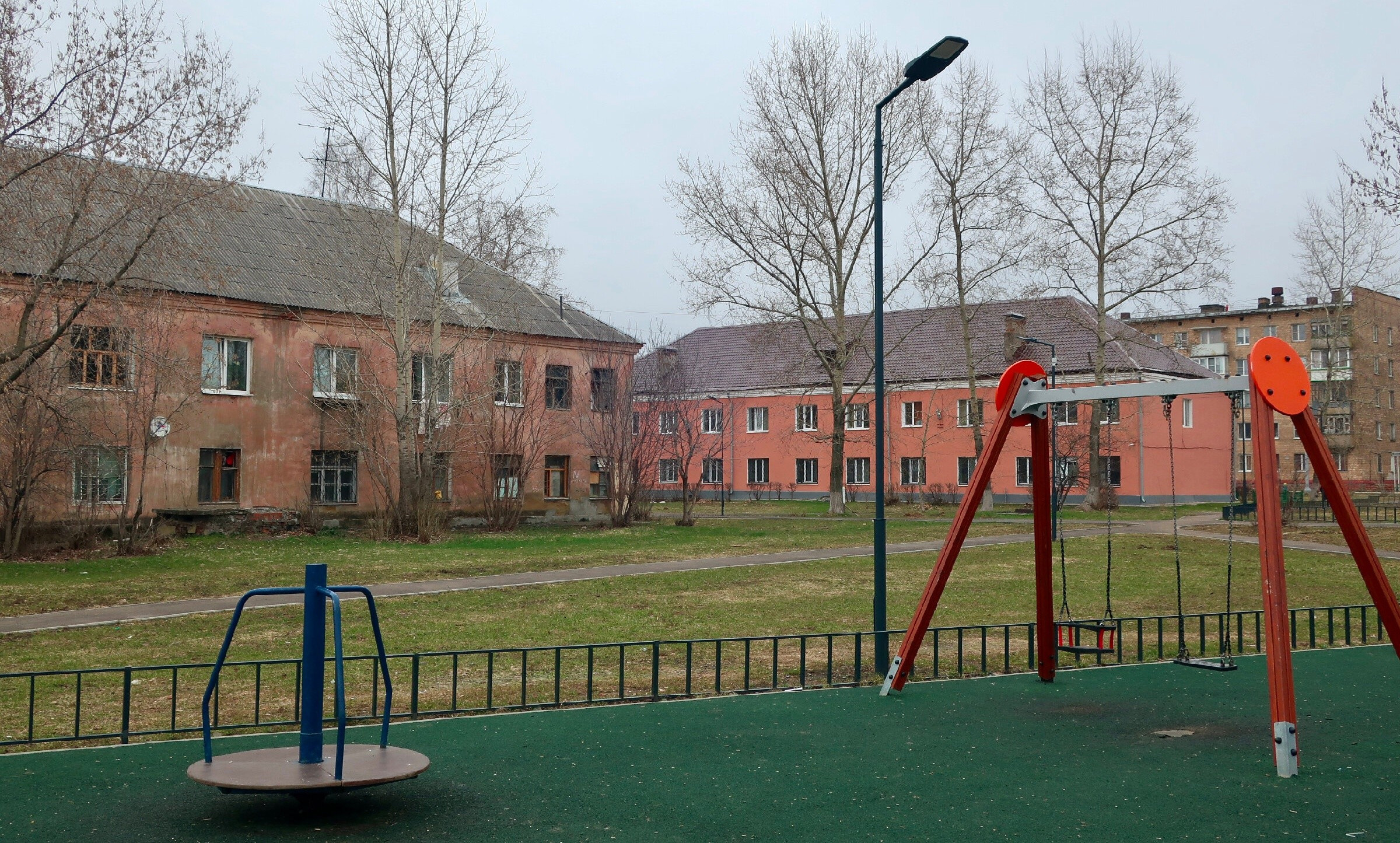 Дух советской эпохи: район «Керамик» при Кучинском кирпичном заводе. Проект «Фотокладовка»: блог уличной фотографии в формате street photo