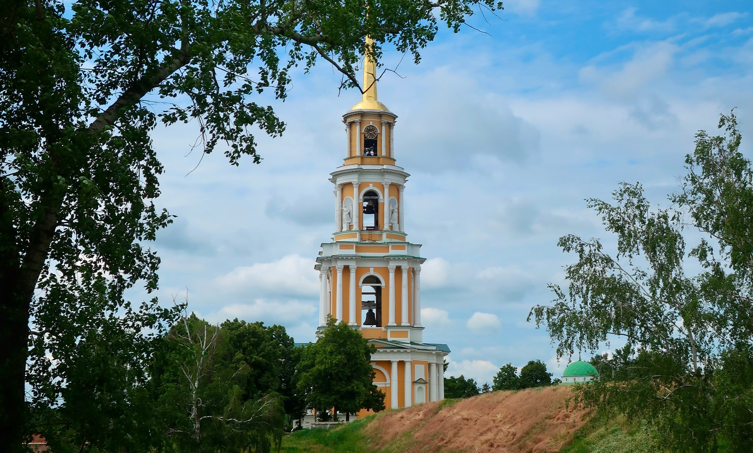Фотопрогулка по Рязани ч.1: Рязанский кремль, храмы, колокольня. Проект «Фотокладовка»: блог уличной фотографии в формате street photo