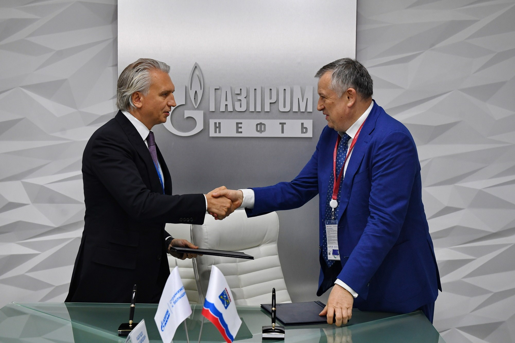 Миллиарды в кадре: как снимать на ПМЭФ. Документальный фотограф Сергей Вдовин