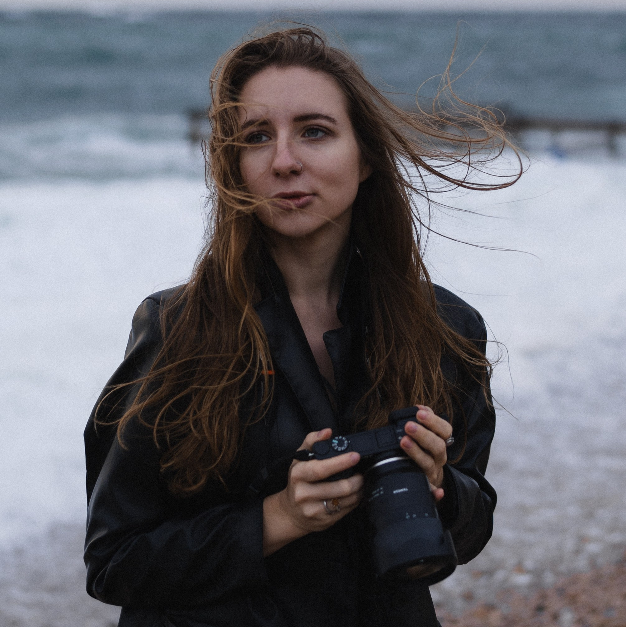 Меня зовут Юля, я&nbsp;фотограф в&nbsp;Адлере, Сочи и&nbsp;Красной Поляне @julia.travers