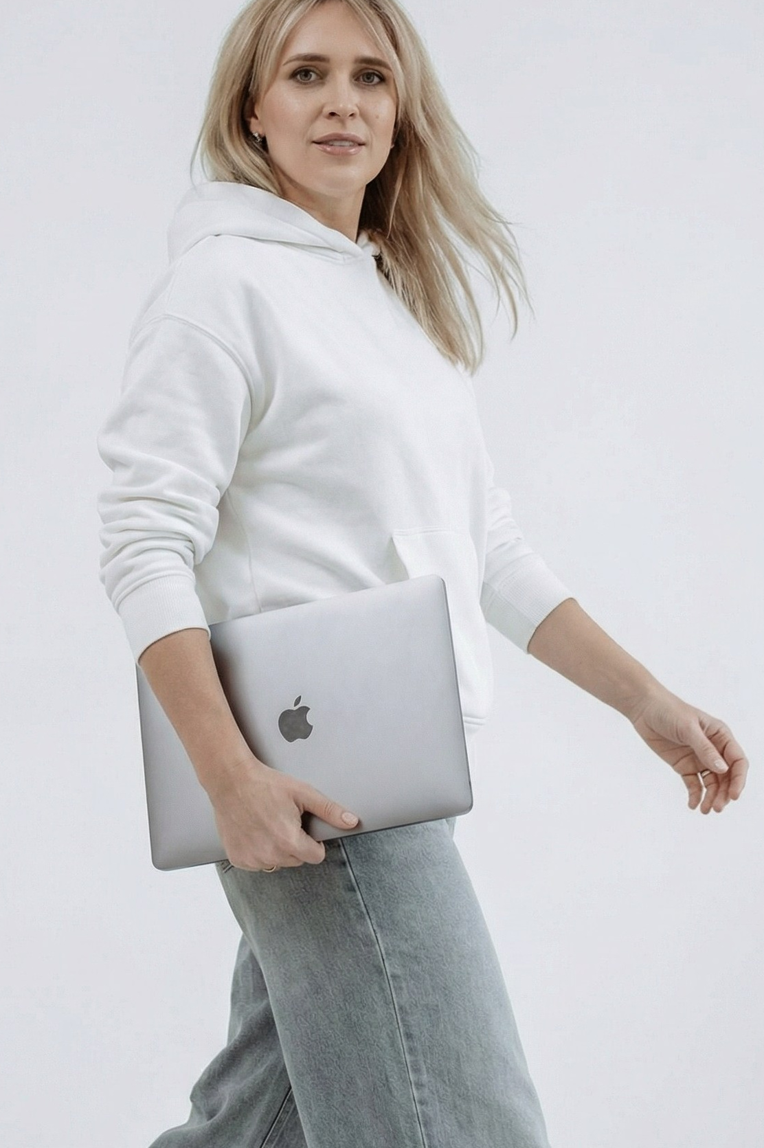 Контакты. Нейрофотосессии и AI‑видео для брендов | AI фотограф