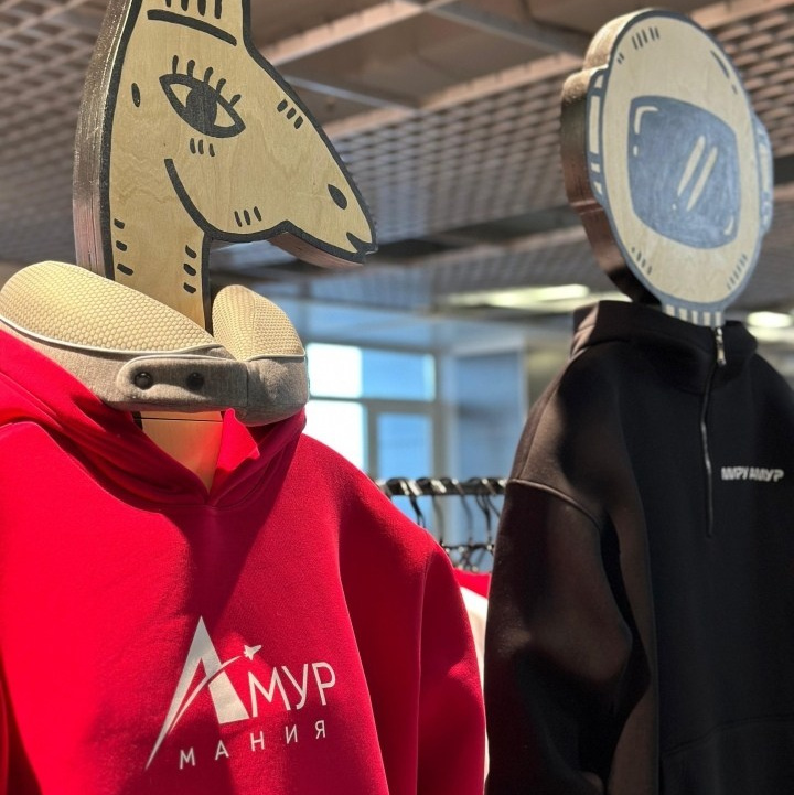 Манекены и Плечики. Художник Рыбак Николай