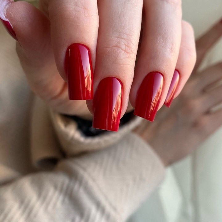 Красный маникюр Севастополь. Наращивание ногтей Севастополь Юмашева