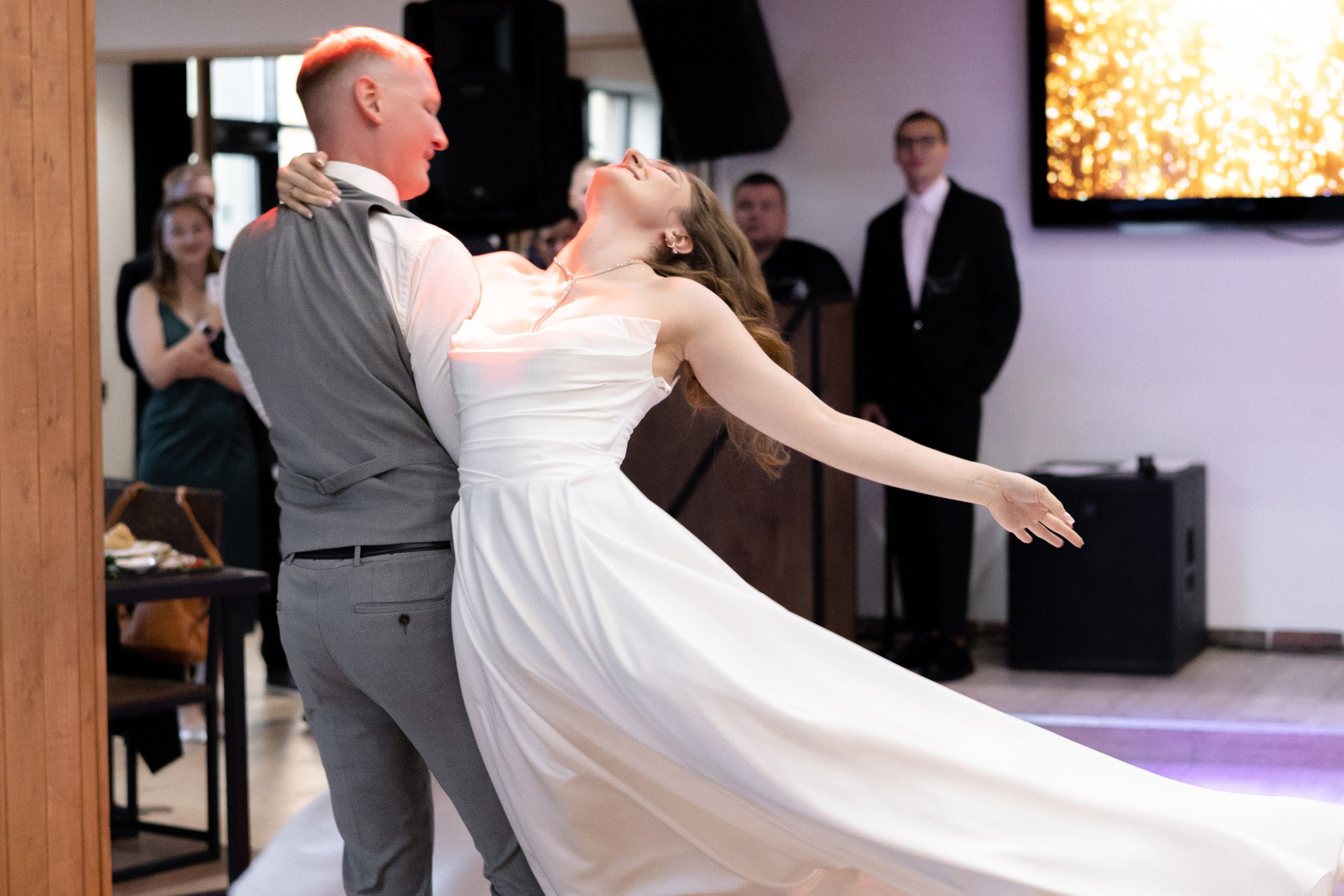 Ведущий Андрей Каюков