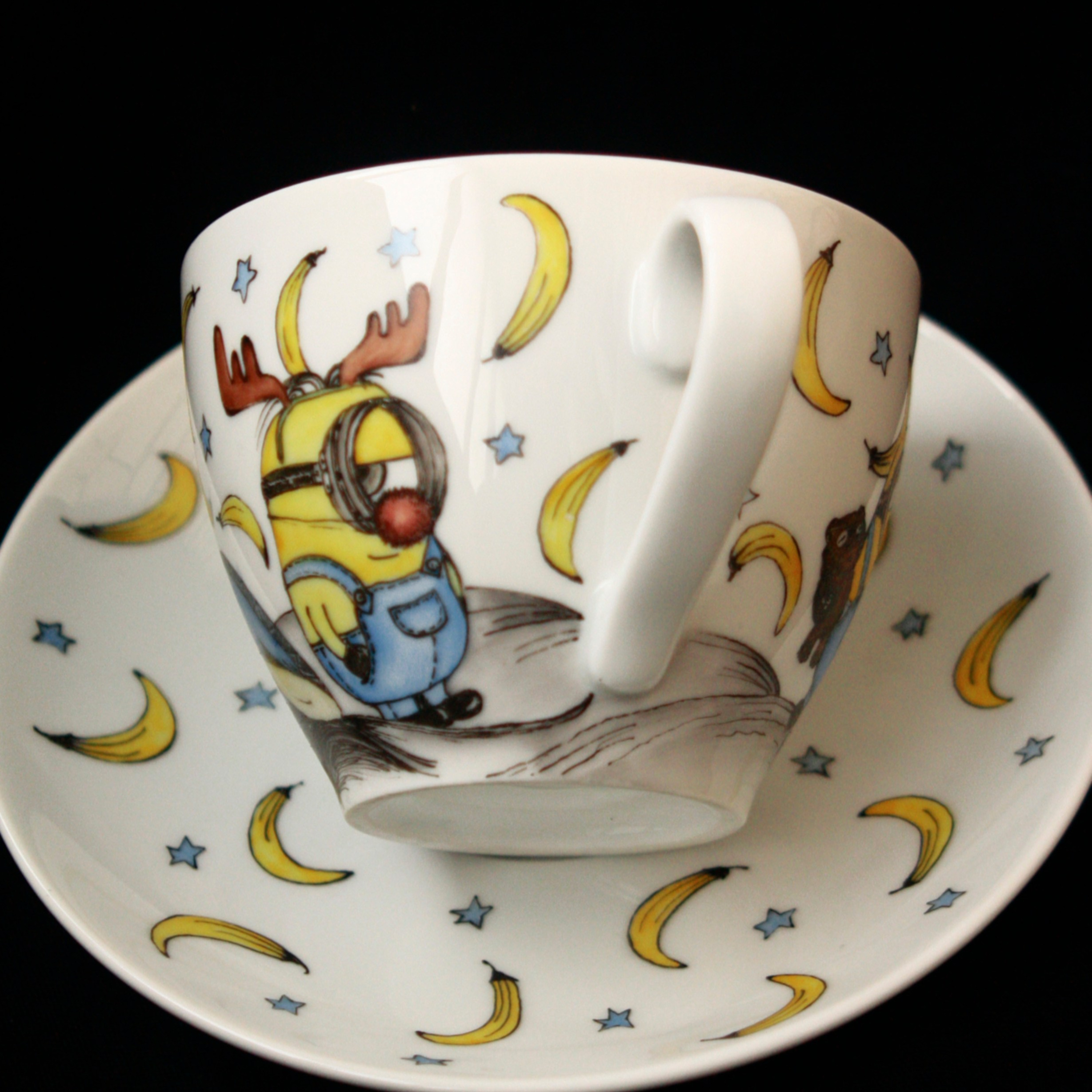 Миньоны (мультфильм) . Роспись Фарфора в Санкт-Петербурге