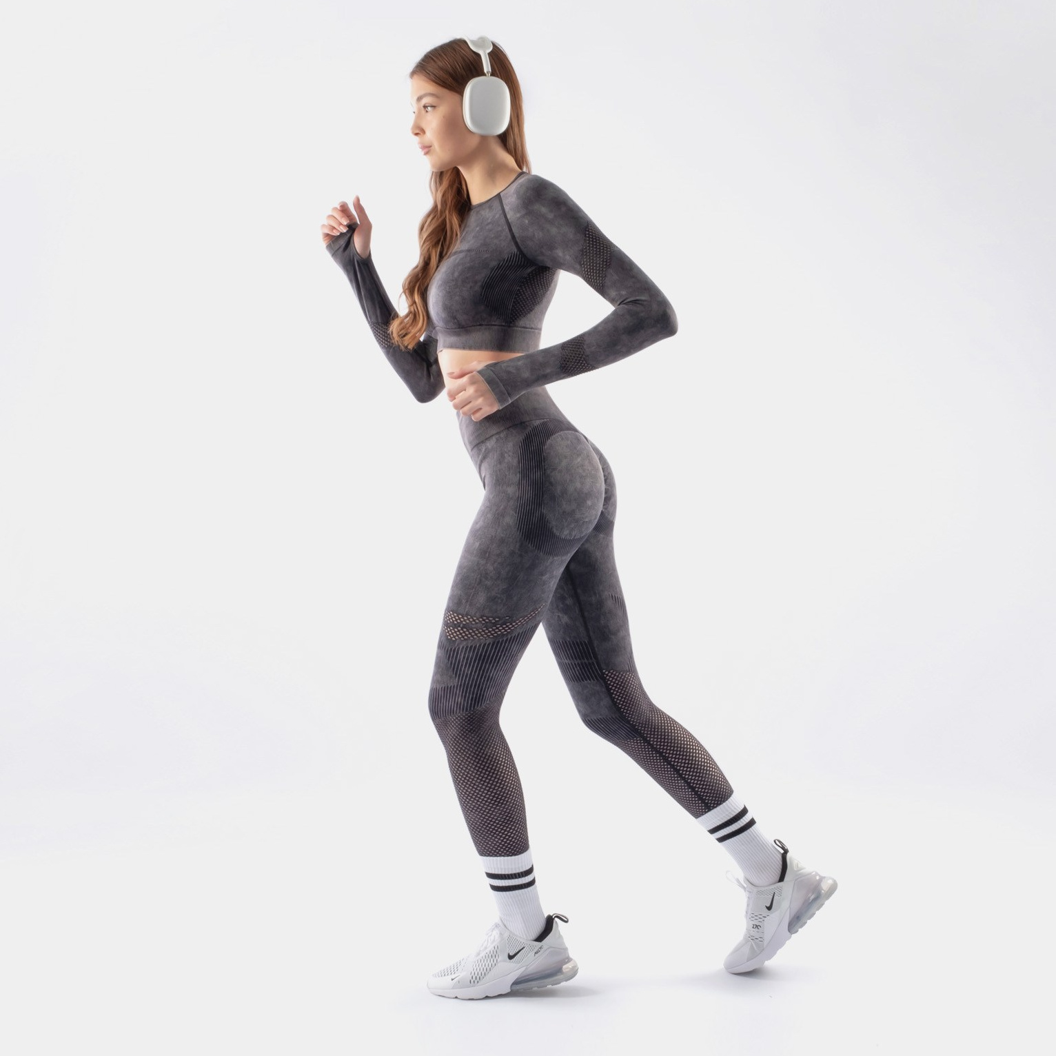 Фотостудия для wildberries съемка товаров предметов с моделями