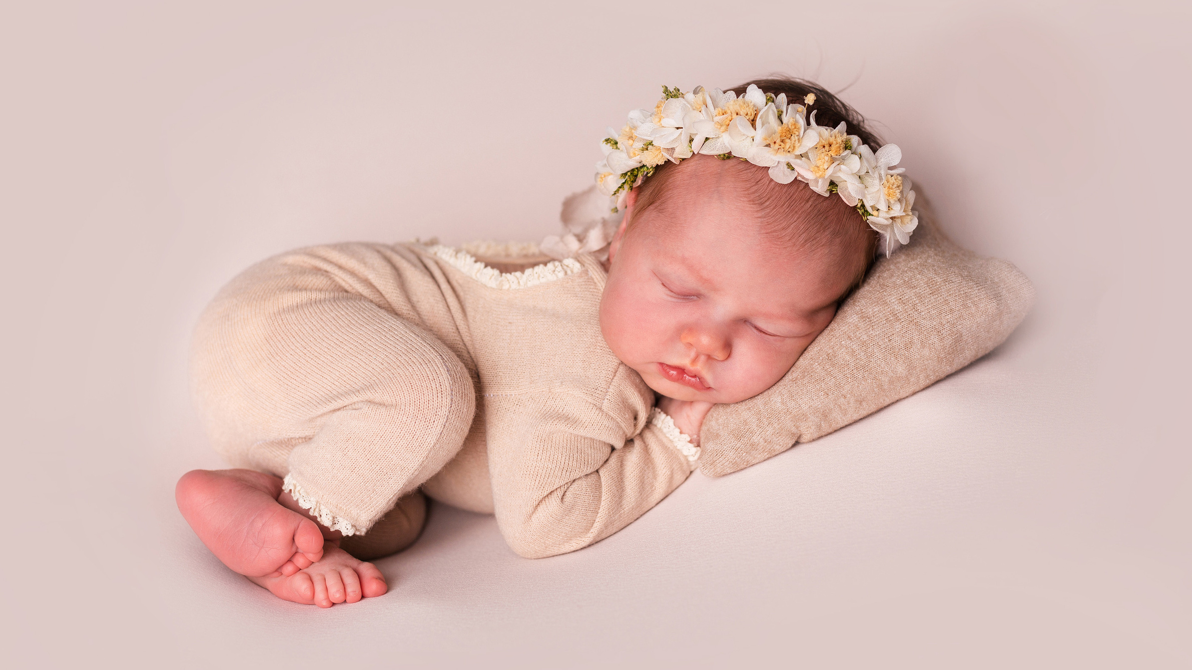 Контакты. Фотограф новорожденных в Омске Анастасия Моисеева