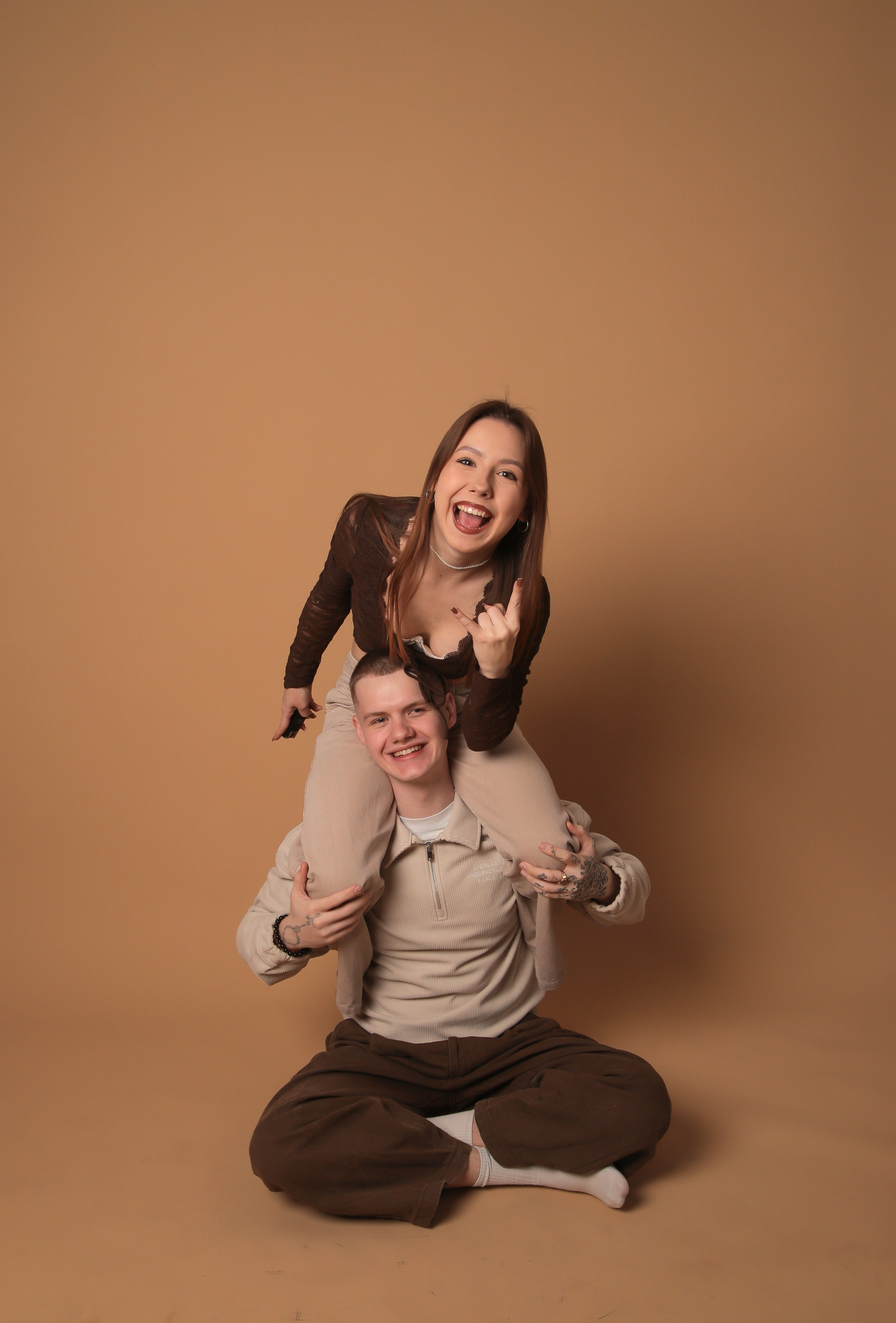 Иллюстрация к разделу. Услуга фото студия без фотографа в режиме "сам себе фотограф" фотосъемка 60 минут. Стоимость и краткое описание услуги.