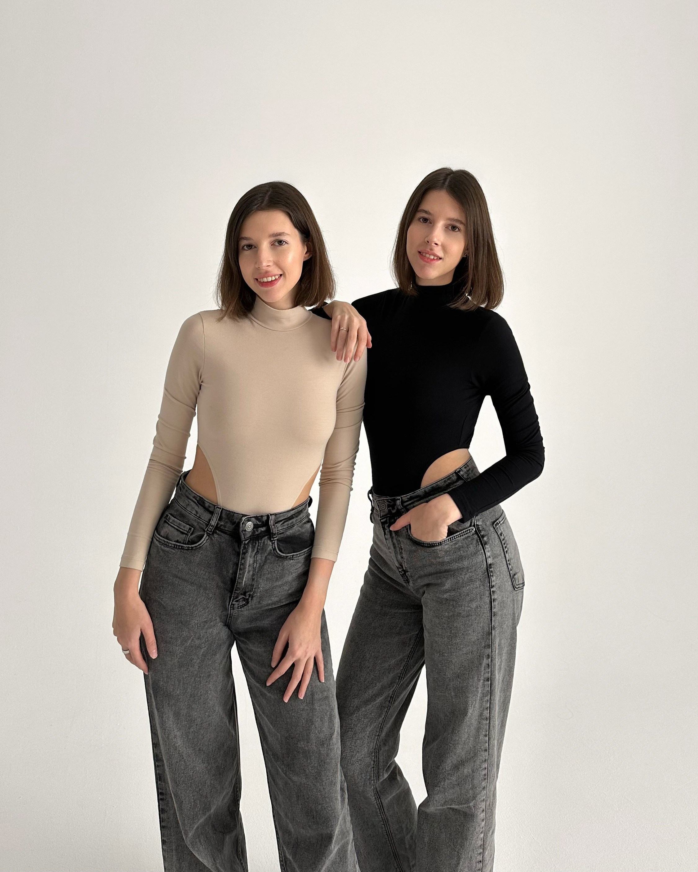 Контакты. Сестры Карабаза. Фотографы и ретушеры в Москве и Санкт-Петербурге