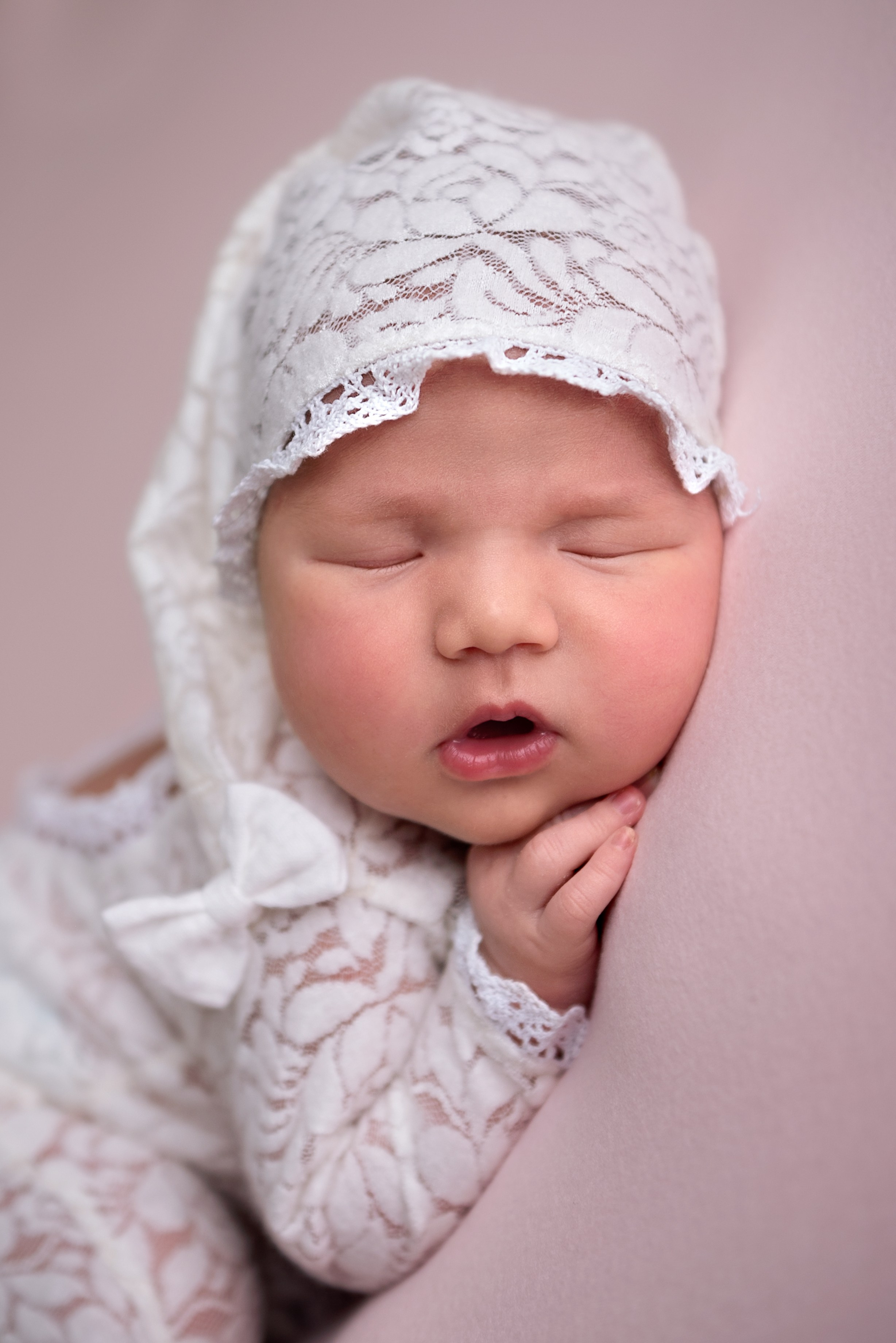 Фотограф новорожденных в Москве Ирина Асина