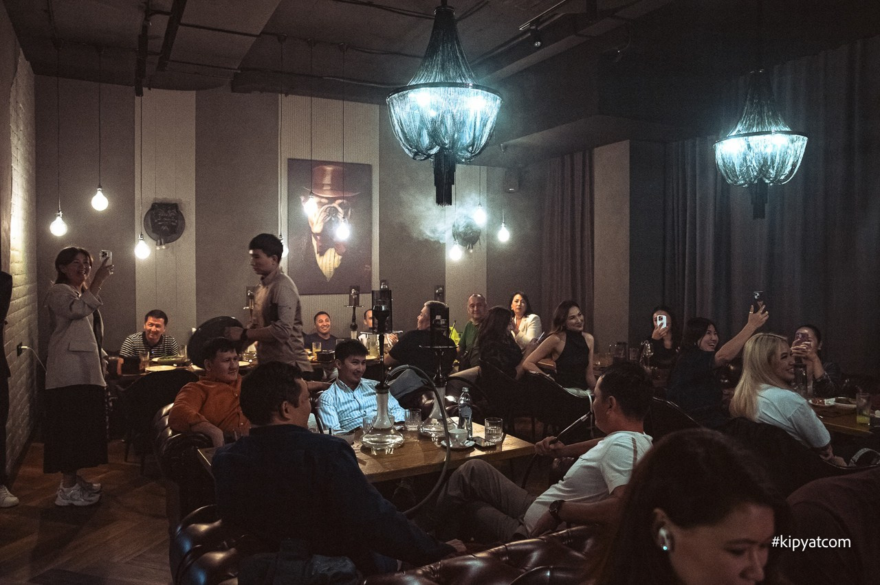 Chester lounge. Астана Кипятком