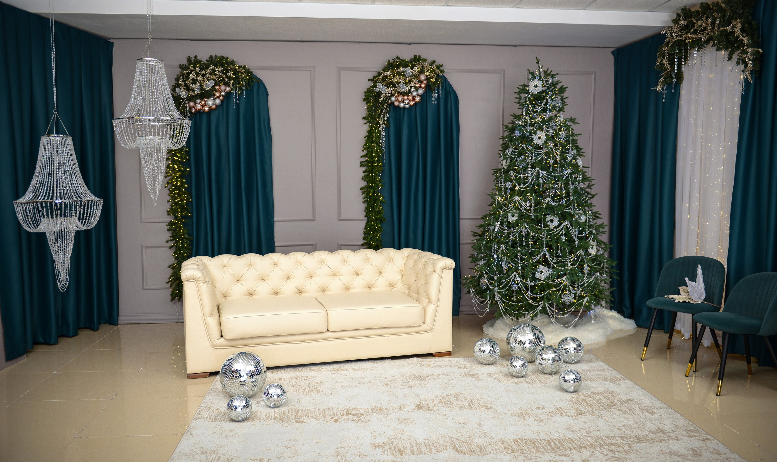 Новогоднее оформление 2026. Татьяна Гойда портретный и семейный фотограф Ленск. Выпускные альбомы