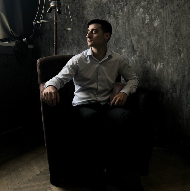 Контакты. Видеограф Астрахань Эрик Сакунц