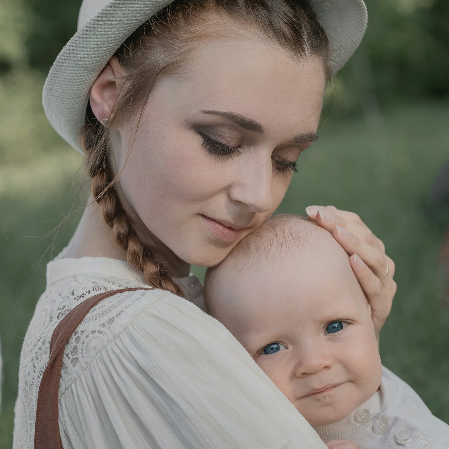 Фотосессии в парадных Петербурга – необычные локации и атмосфера. Непарадное в парадных