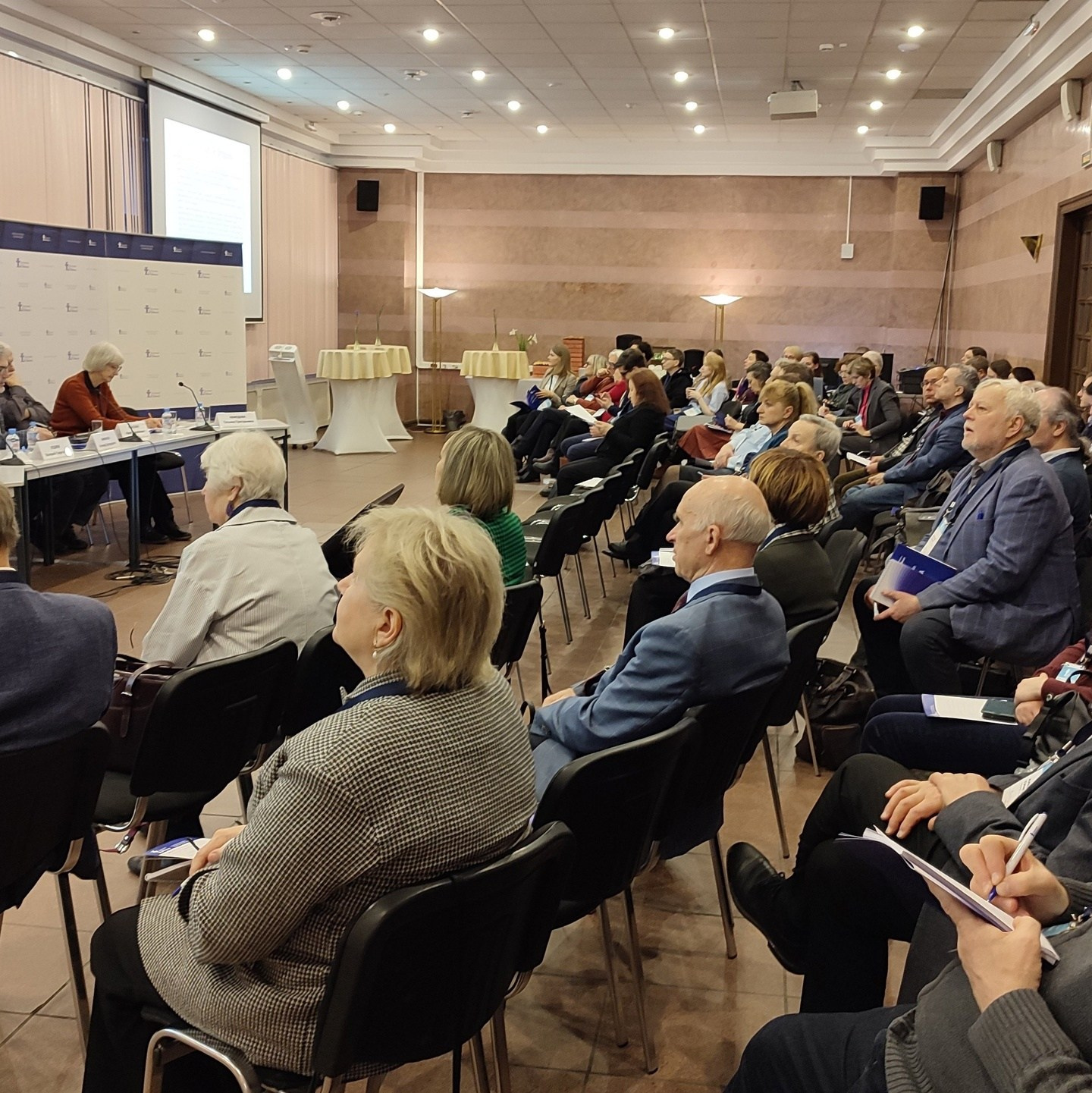 Репортажная фотосъемка конференции форума. Фотограф в Санкт-Петербурге. Репортажная и все съёмки для бизнеса