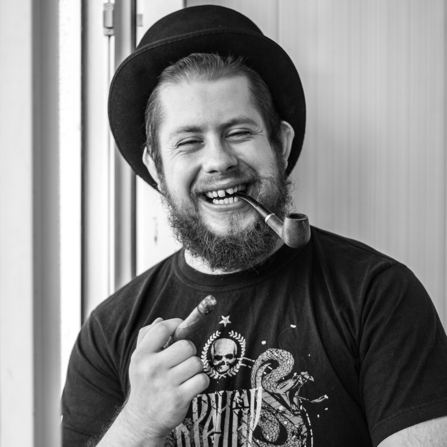 Контакты. Человек в Шляпе