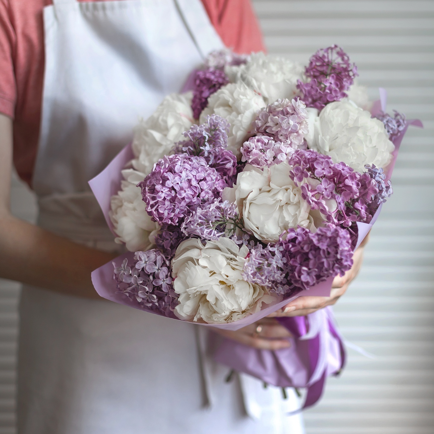 Белые пионы и сирень. Флорист Маргарита Гладкова