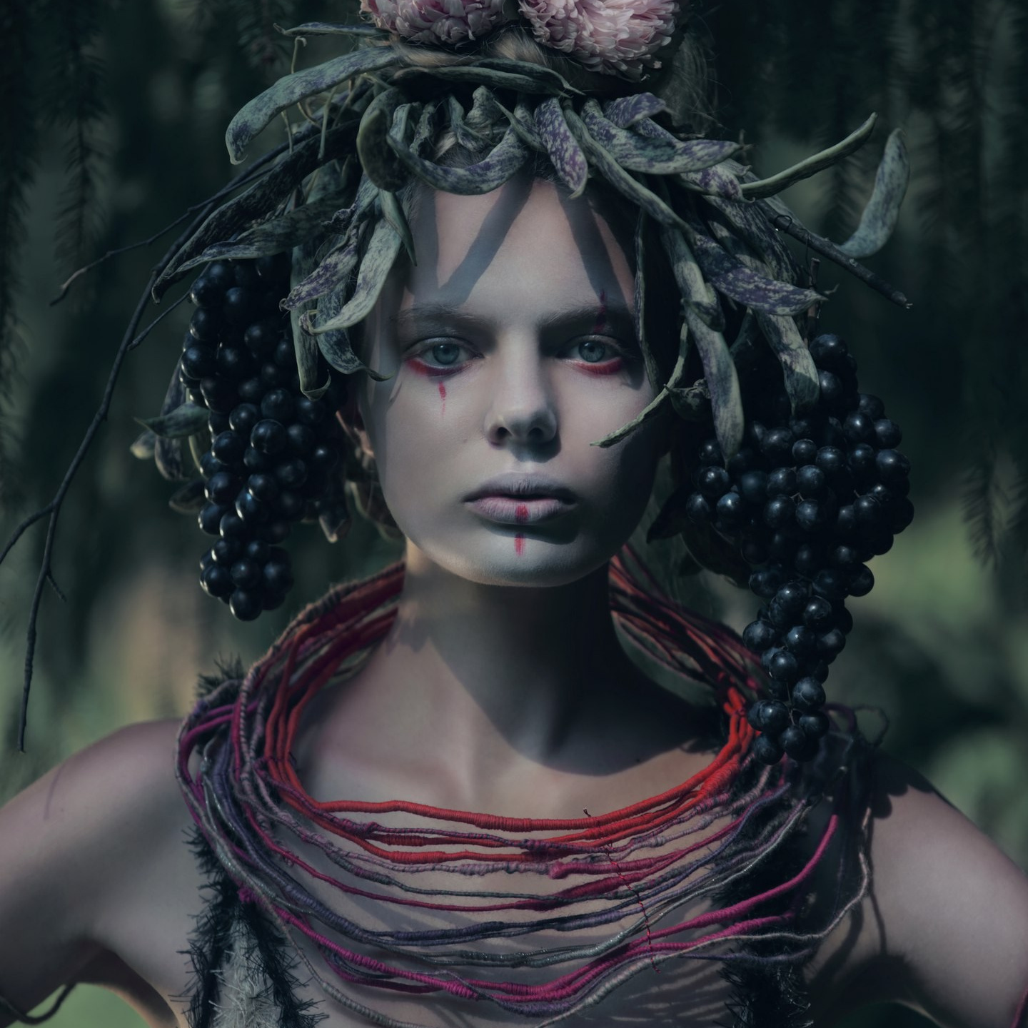 модная съемка лукбука в низком ключе в фотошколе Владимира Лёвина