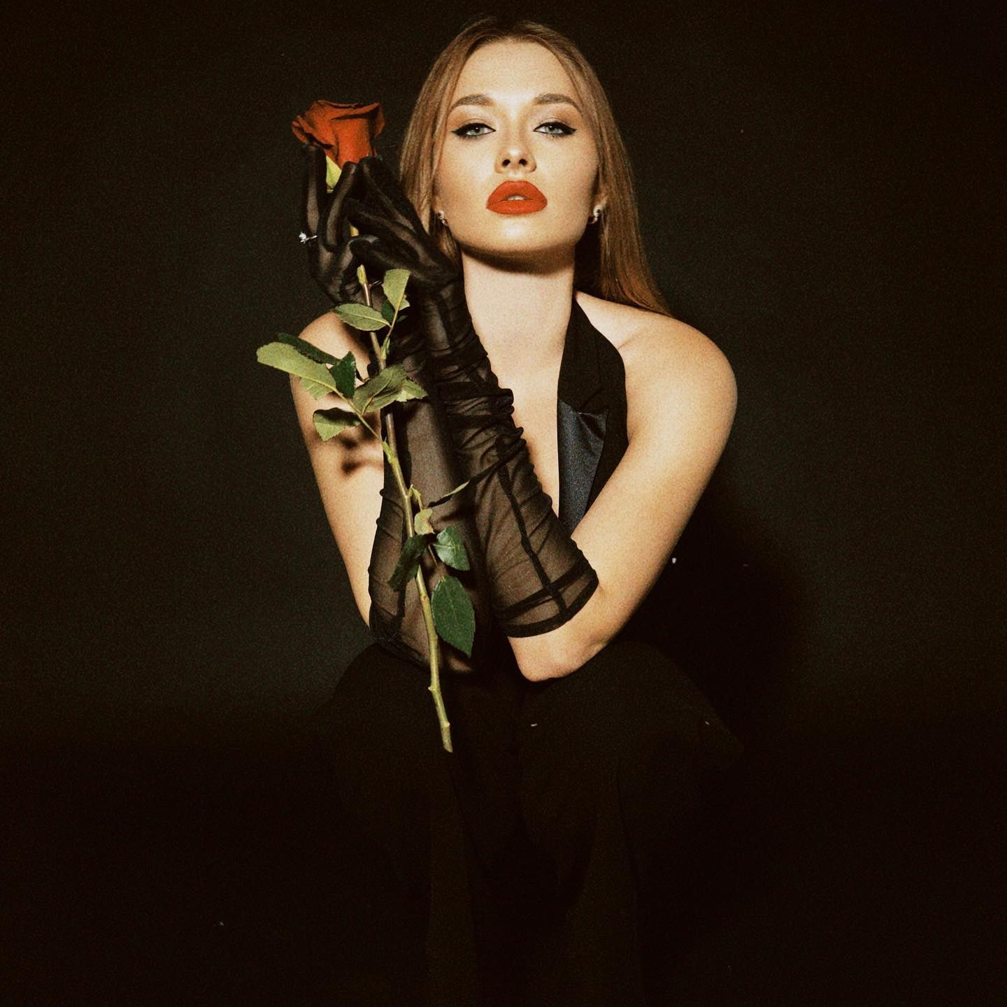 Контакты. Фотограф Екатерина Оскар