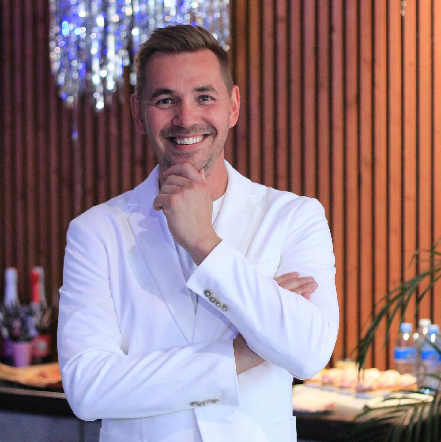 ведущий на свадьбу в москве