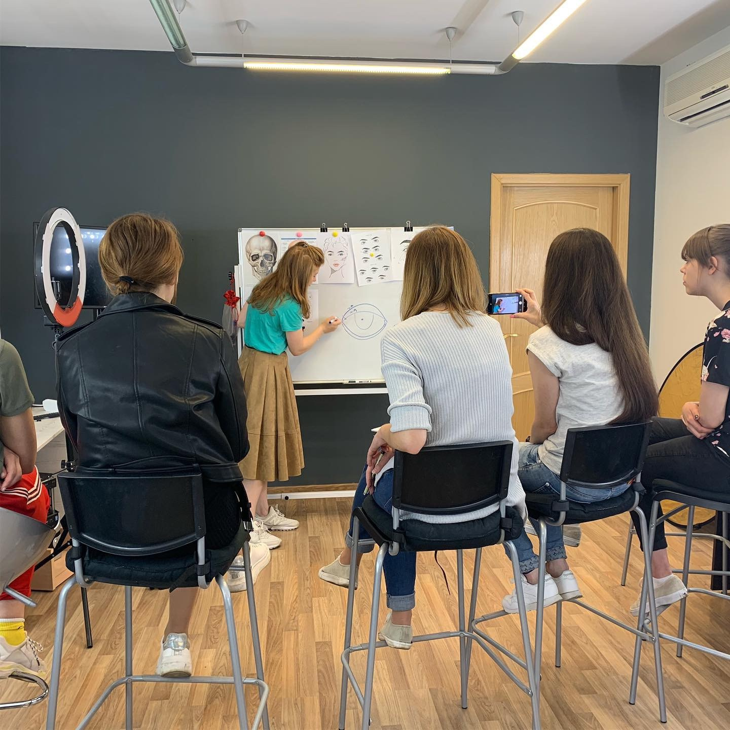 Dariana Fox — визажист, фотограф, преподаватель