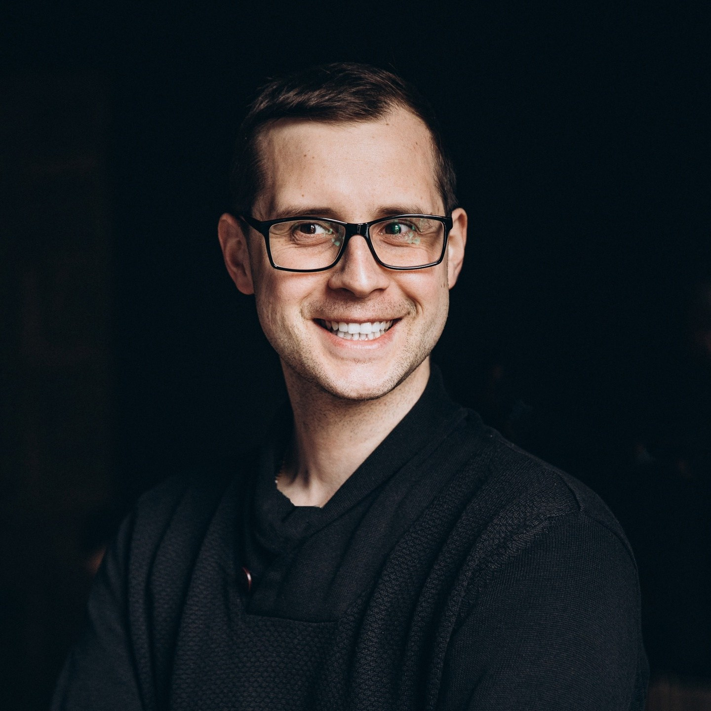 Контакты. Свадебный фотограф в Крыму Алексей Карасёв