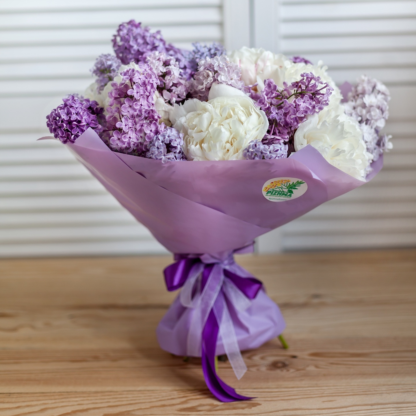 Белые пионы и сирень. Флорист Маргарита Гладкова