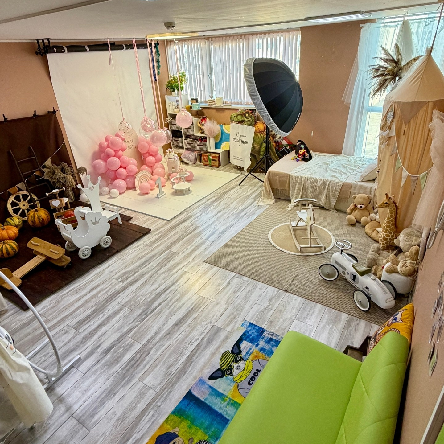 Интерьер фотостудии. Детская фотостудия в Санкт-Петербурге