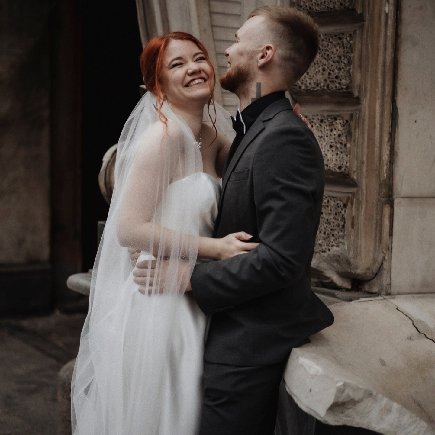 Свадебный фотограф моментальная фотография на свадьбу снимки свадьба праздник торжество любовь. Фотограф про чувства, моменты, любовь. свадебный и портретный фотограф