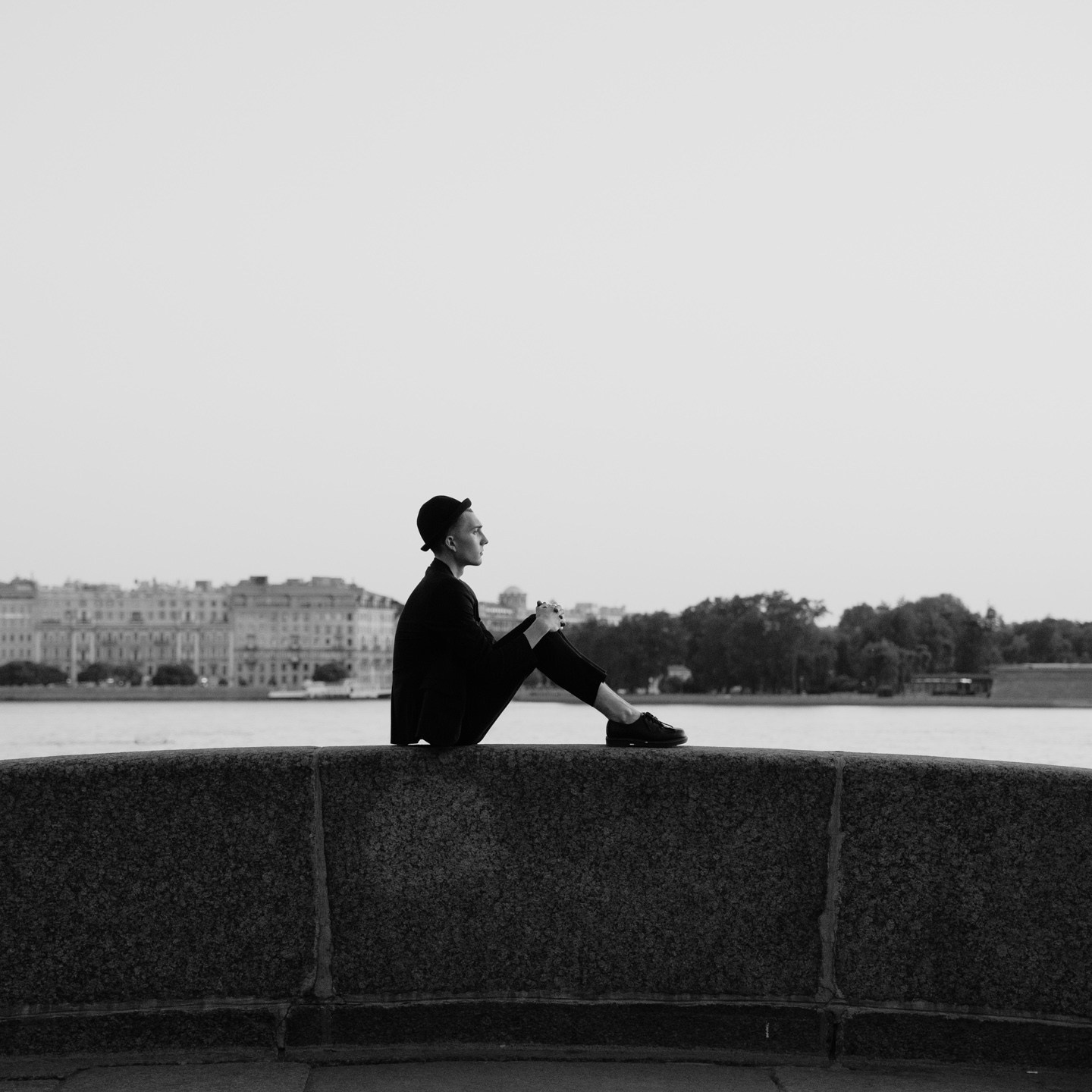 Творческий снимок Тимура в Питере на мосту