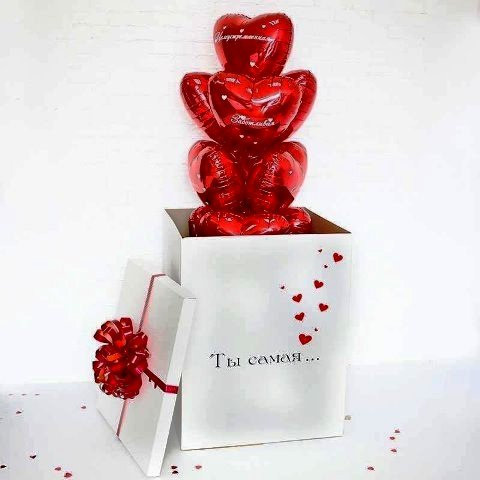 Коробка с шарами. Студия праздничного декора