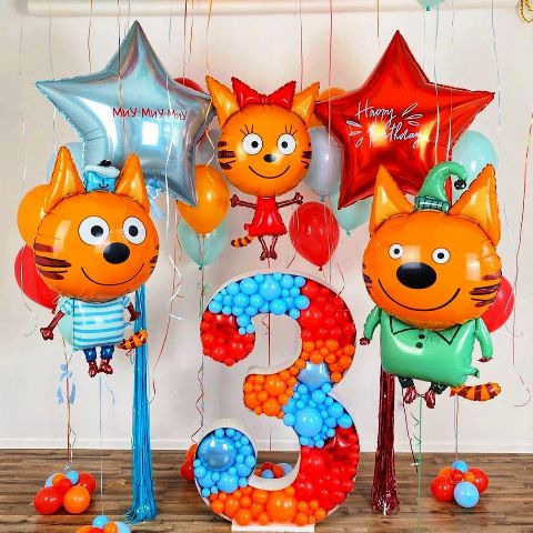 Шары с синими цифрами. Студия праздничного декора