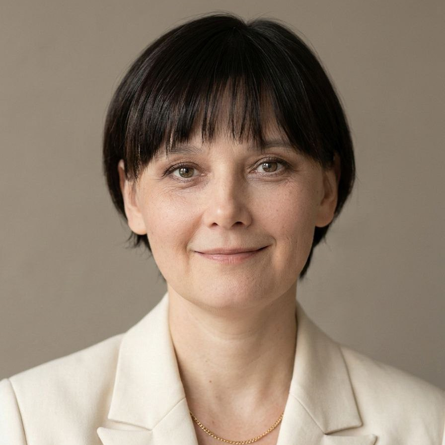 Контакты. Фотограф Елена Лебедева. Фотосессии в Омске