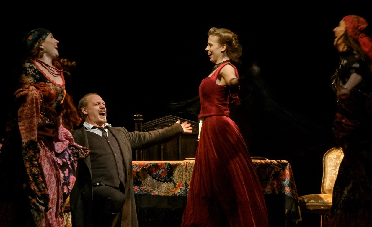 Спектакль Сергея Федотова «Карамазовы» на сцене пермского театра «У Моста». Журнал о самом особенном. Пермь и Пермский край