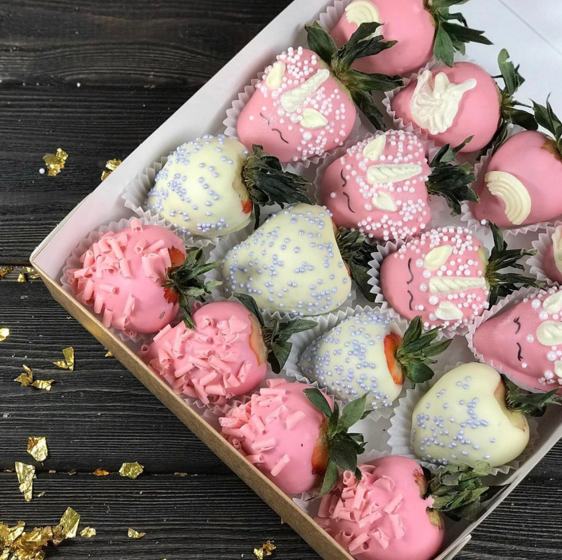 Наборы из клубники в шоколаде Сургут. Клубника в шоколаде в Сургуте