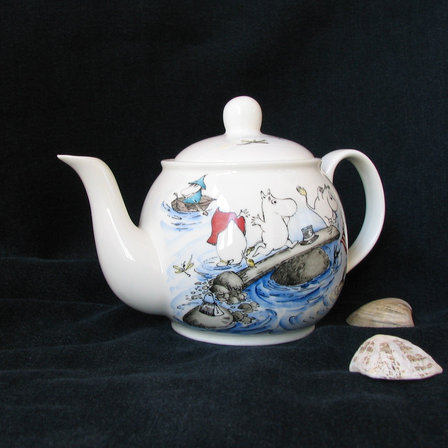Чайник заварочный Муми-Тролли. Роспись Фарфора в Санкт-Петербурге