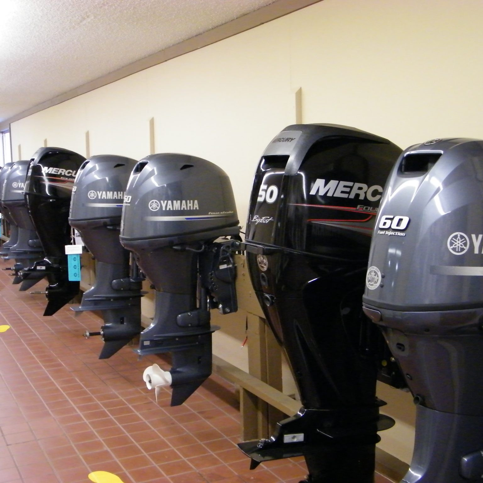 Подвесные двигатели для катеров