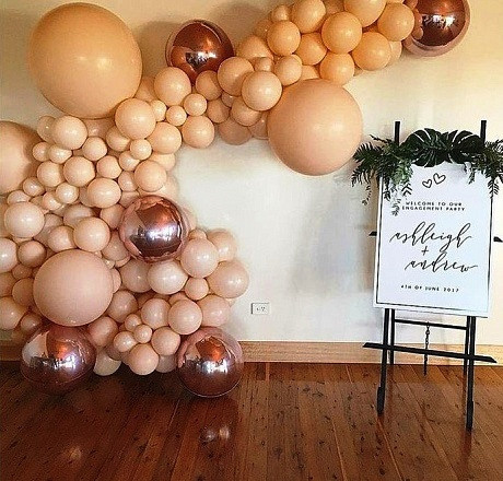 Свадебная фотозона. Студия праздничного декора