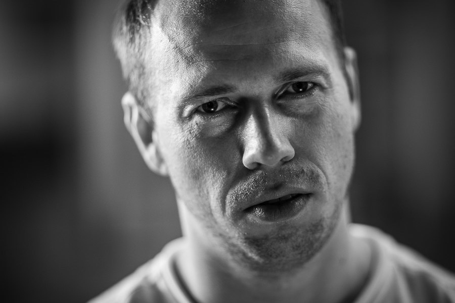 ПСИХОЛОГИЧЕСКИЙ ПОРТРЕТ: ЗАСТЫВШЕЕ КИНО. Фотограф Дмитрий Грант