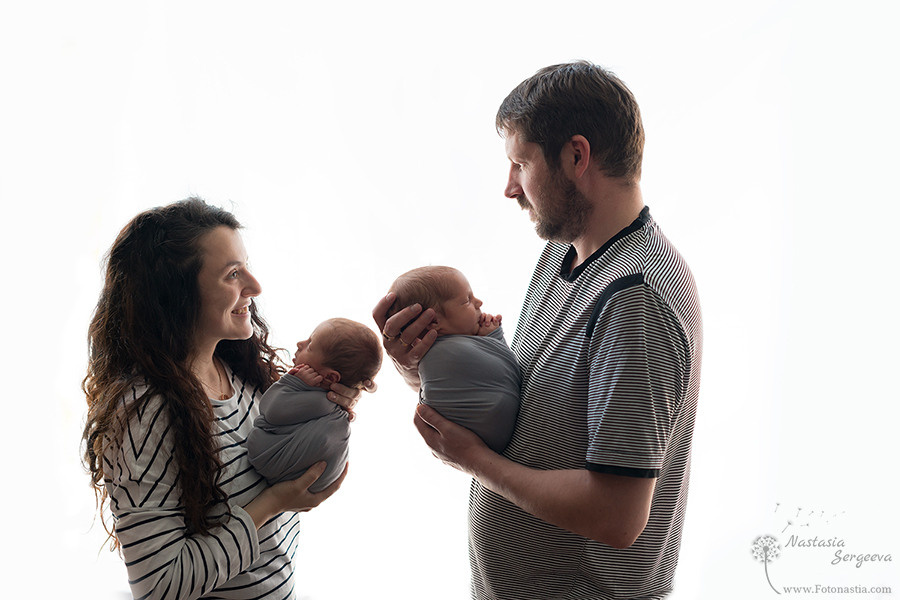 Фотосессия новорождённой двойни. Фотограф на роды и ньюборн в Санкт-Петербурге | Настасья Сергеева
