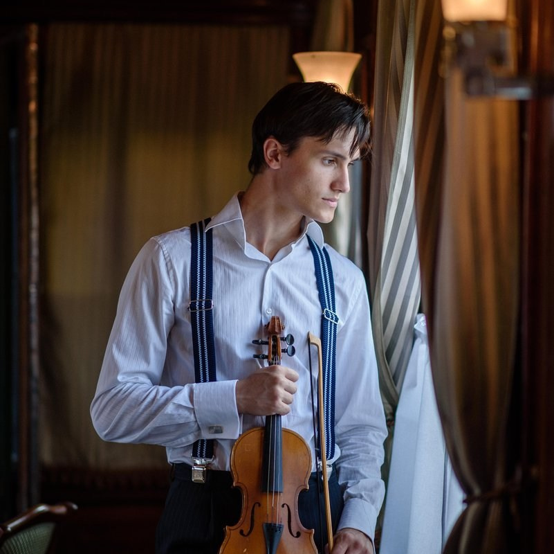 Контакты. Олег Иванов-индивидуальный портретный фотограф в Ростове-на-Дону