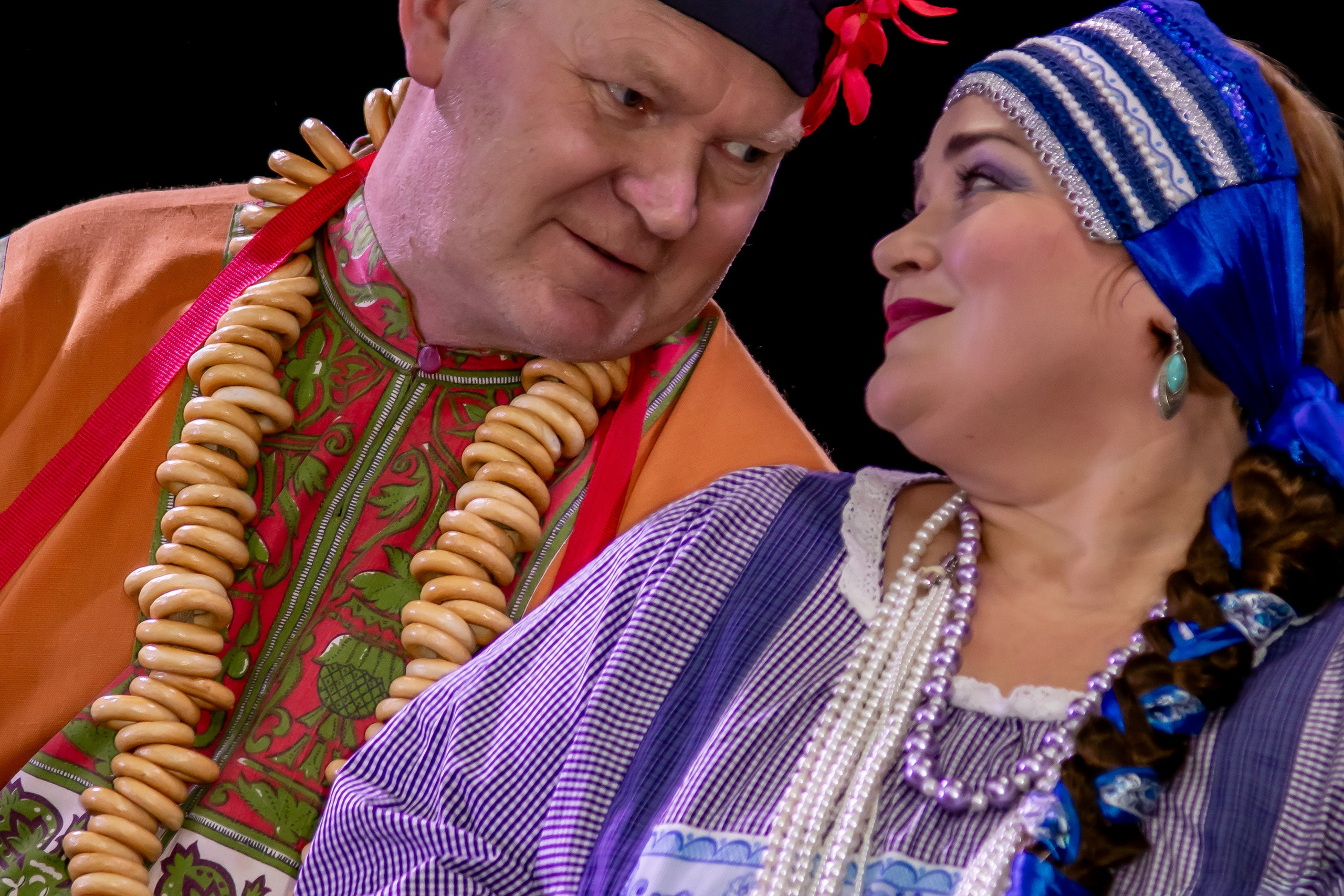 «Участники блогерской вечеринки Blogger Snow Party 2025 на сцене — фото фотограф Карасёва Елена»