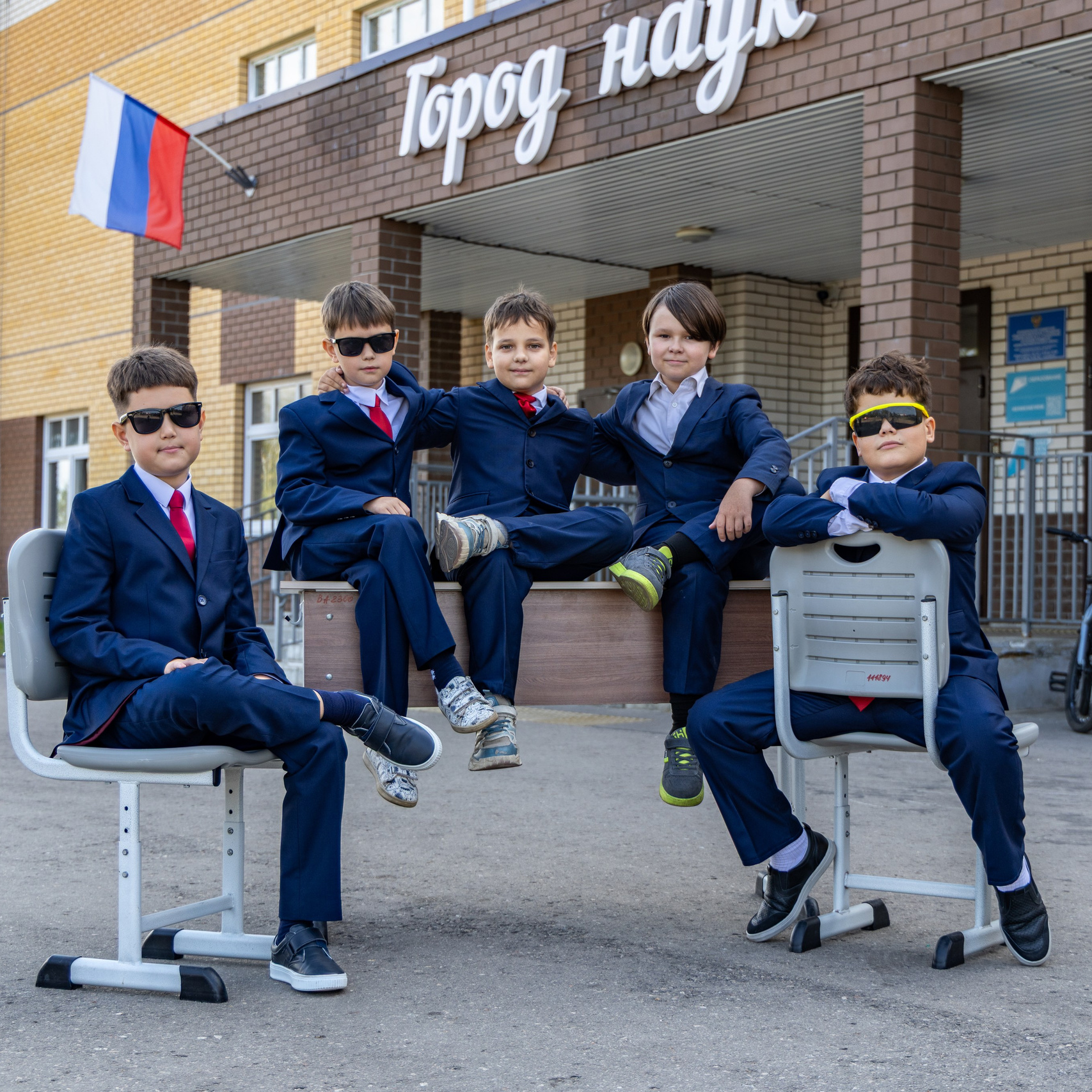 Современные фотографии в школах и детских садах