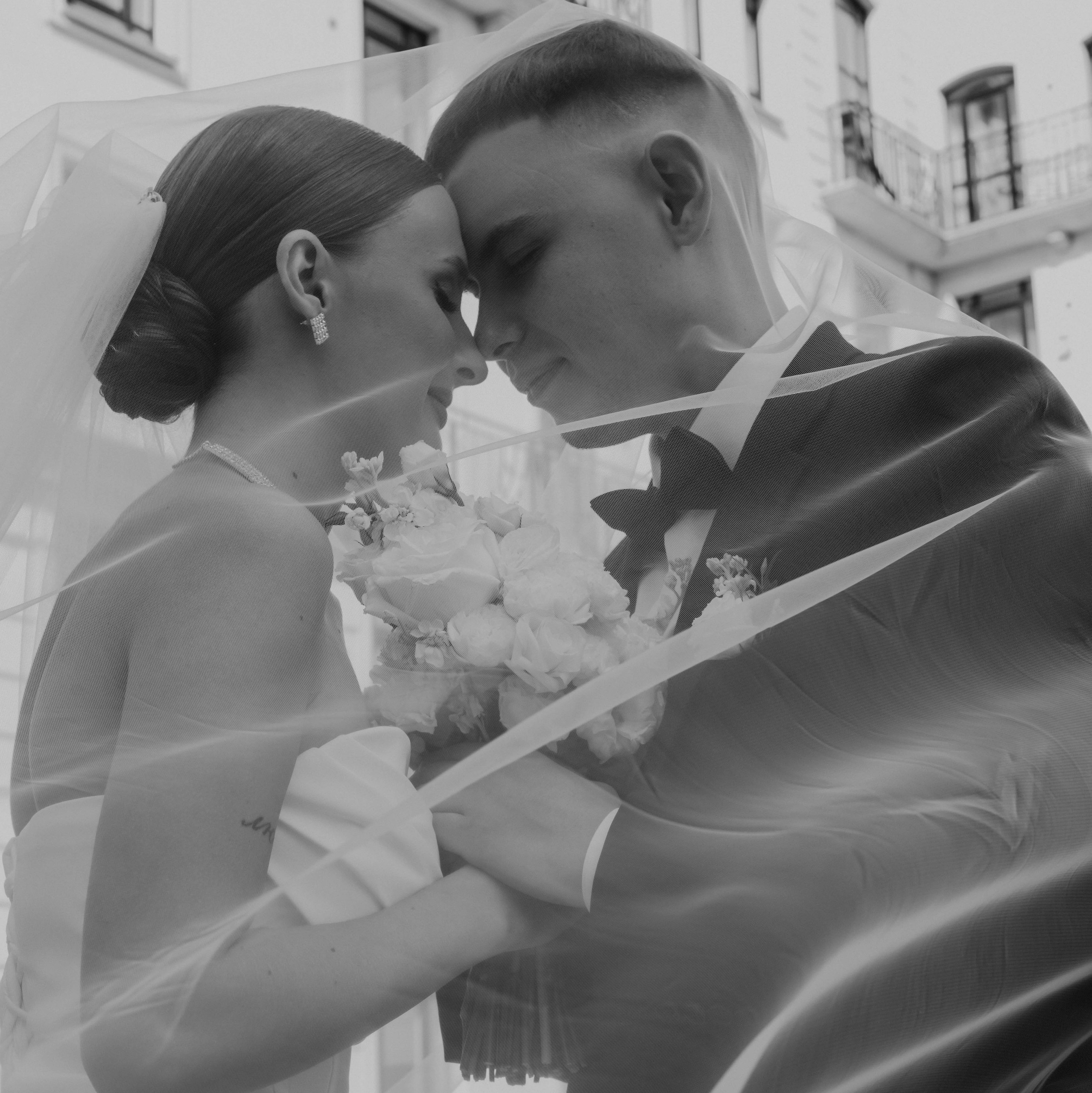 Контакты. Свадебный фотограф и видеограф в Новосибирске