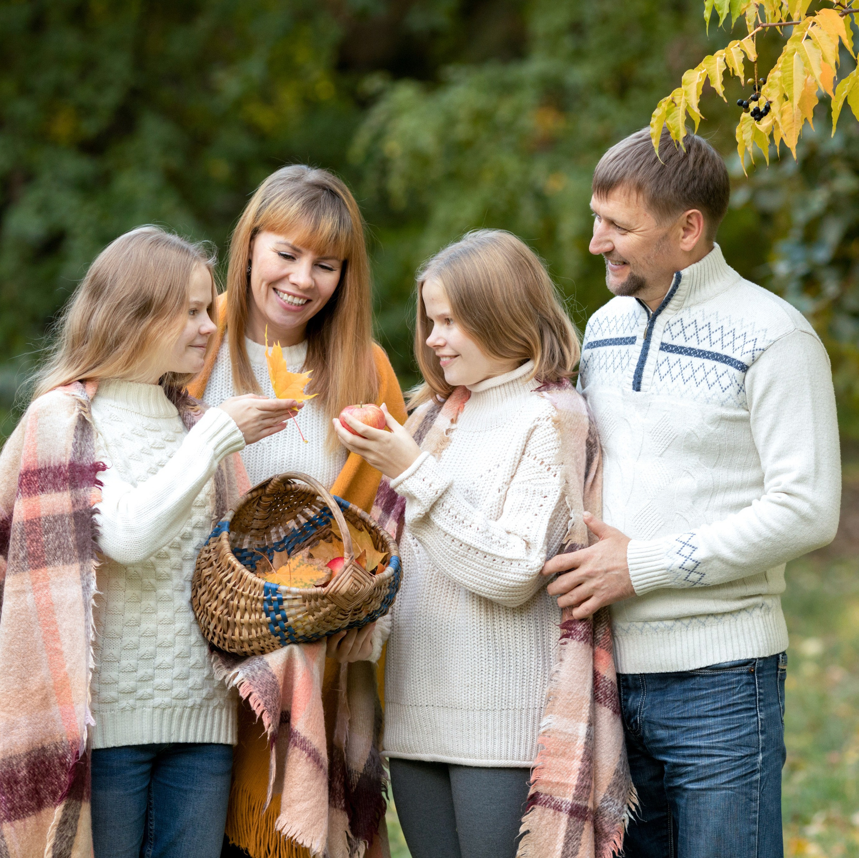 Фотограф Анна Телекаева, выпускные альбомы, семейные и репортажные съемки в Омске